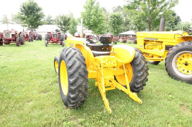 Image of International Harvester 2606 equipment image 4