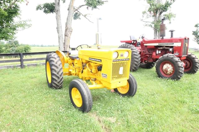 Image of International Harvester 2606 equipment image 1