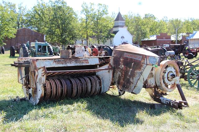 Image of International Harvester 27 equipment image 4