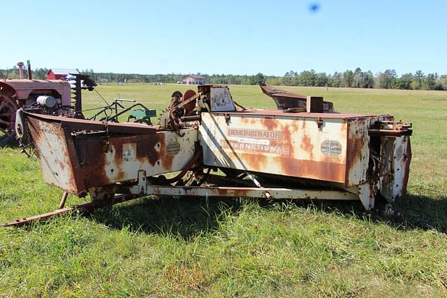 Image of International Harvester 27 equipment image 3