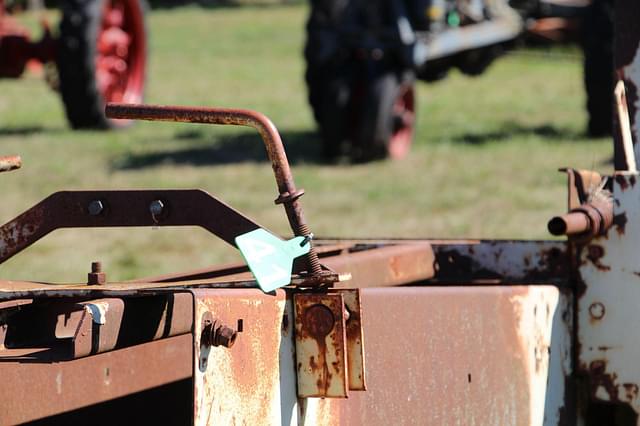 Image of International Harvester 27 equipment image 1