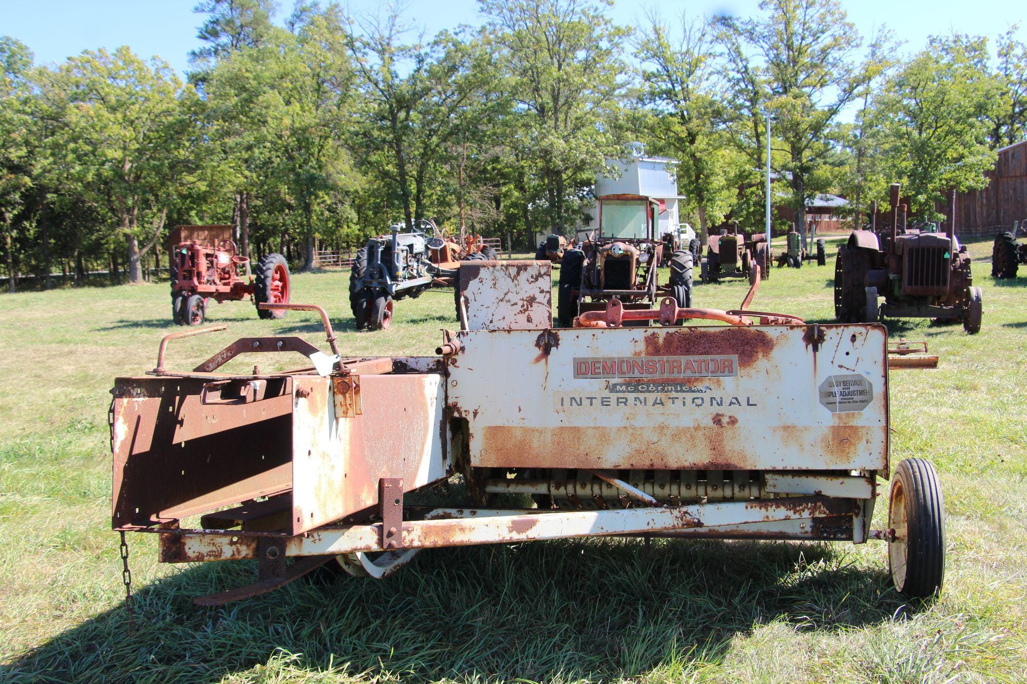 Main image International Harvester 27