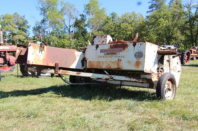 Image of International Harvester 27 equipment image 2