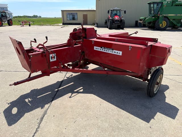 Image of International Harvester 27 equipment image 2