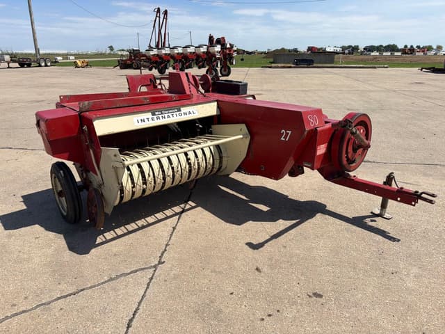 Image of International Harvester 27 equipment image 1