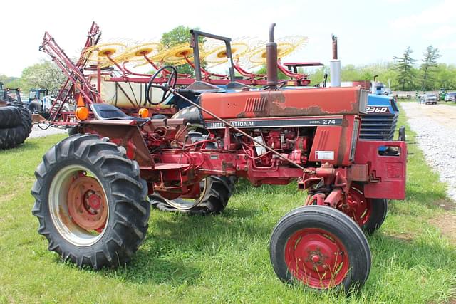 Image of International Harvester 274 equipment image 1