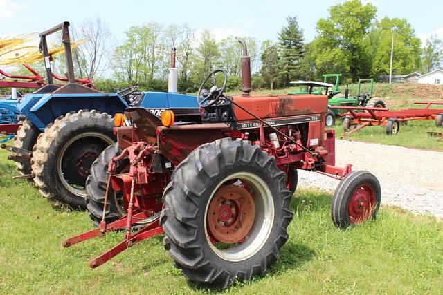 Image of International Harvester 274 equipment image 2