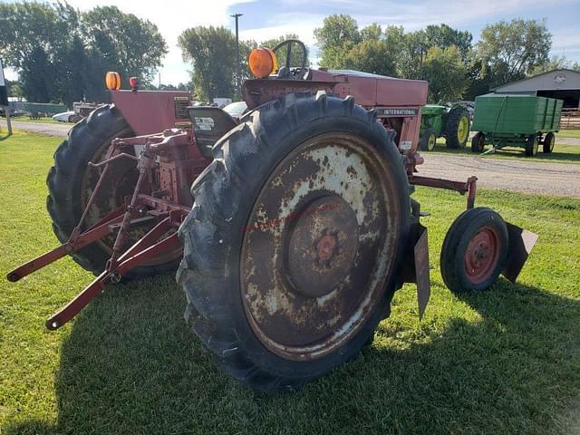 Image of International Harvester 274 equipment image 3