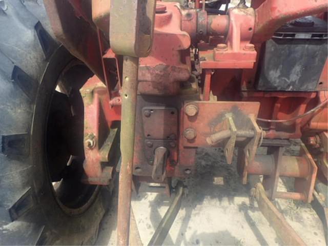 Image of International Harvester 274 equipment image 4