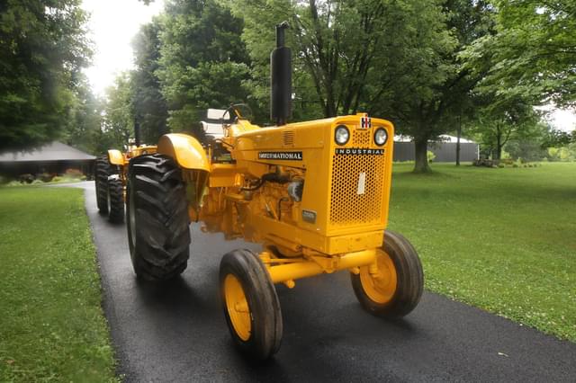 Image of International Harvester 2806 equipment image 1