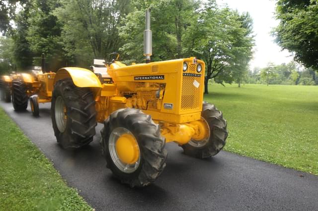 Image of International Harvester 2806 equipment image 1