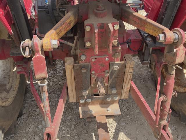Image of International Harvester 284 equipment image 4