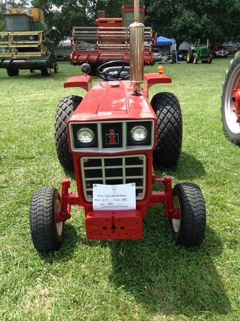 Image of International Harvester 284 equipment image 1