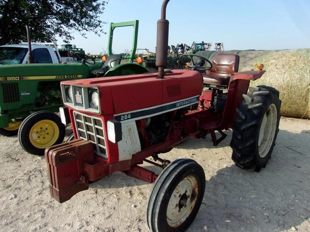 Main image International Harvester 284