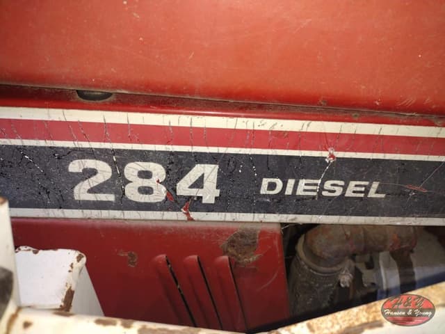 Image of International Harvester 284 equipment image 4