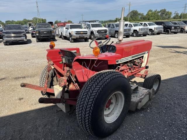 Image of International Harvester 284 equipment image 2