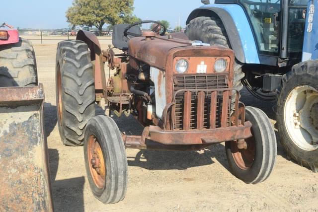 Image of International Harvester 424 equipment image 3