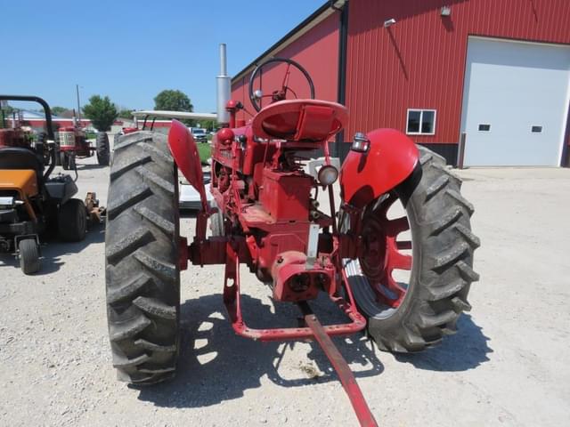 Image of Farmall 300 equipment image 4