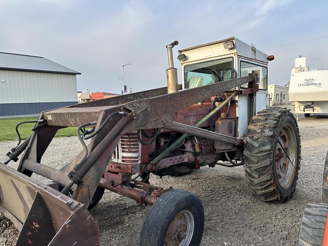 Image of International Harvester 300 Primary image