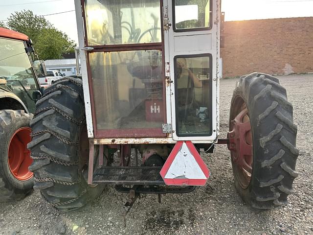 Image of International Harvester 300 equipment image 3