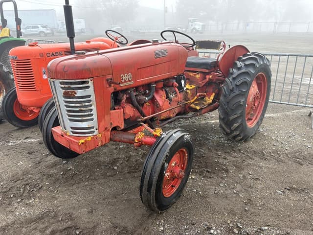 Image of International Harvester 300 equipment image 1