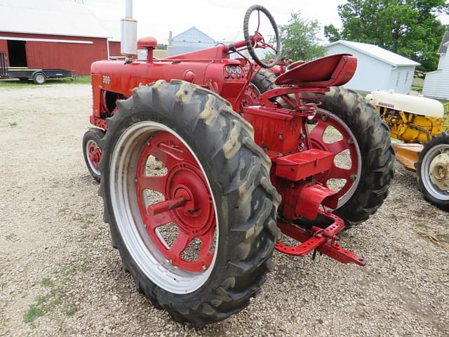 Image of International Harvester 300 equipment image 2