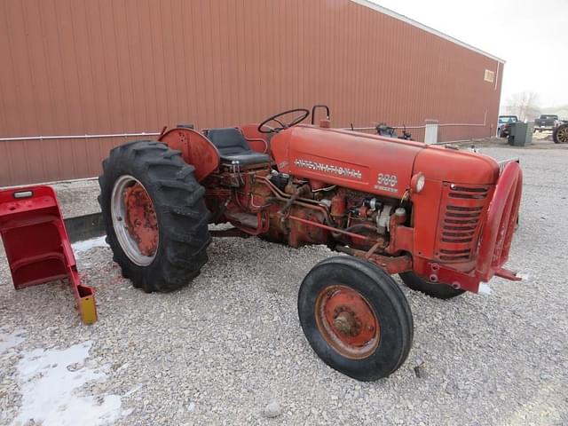 Image of International Harvester 300 equipment image 2