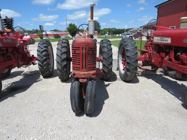 Image of Farmall 300 equipment image 1