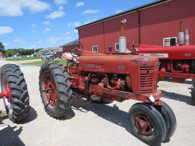 Image of Farmall 300 equipment image 2