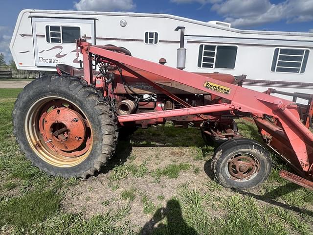 Image of Farmall 300 equipment image 1