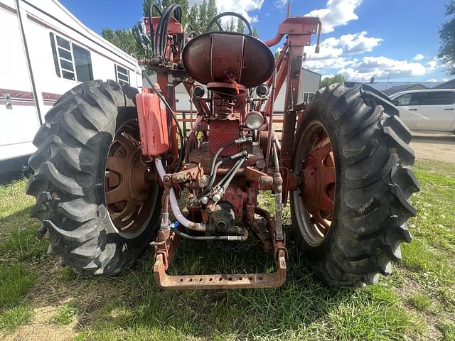 Image of Farmall 300 equipment image 2