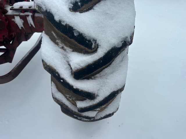 Image of International Harvester 300 equipment image 4