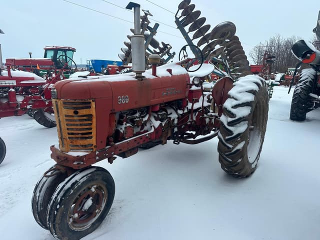 Image of International Harvester 300 equipment image 2