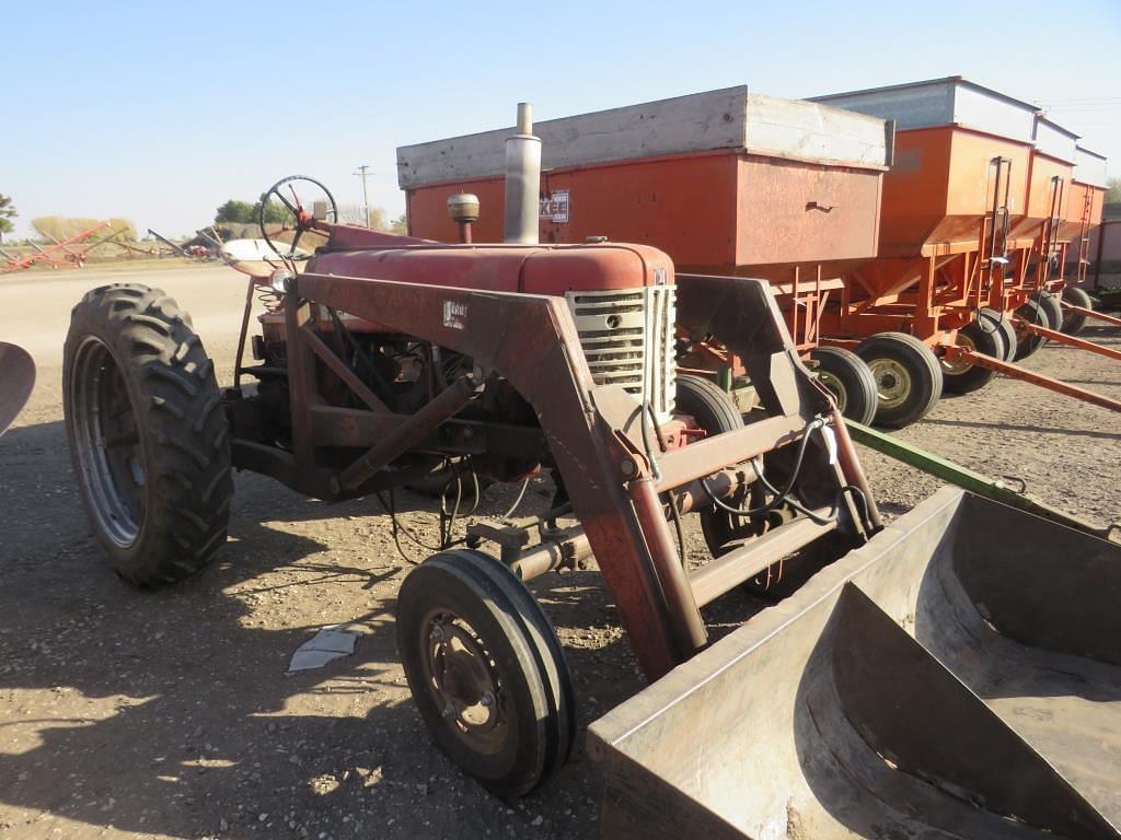 Image of International Harvester 300 Primary image