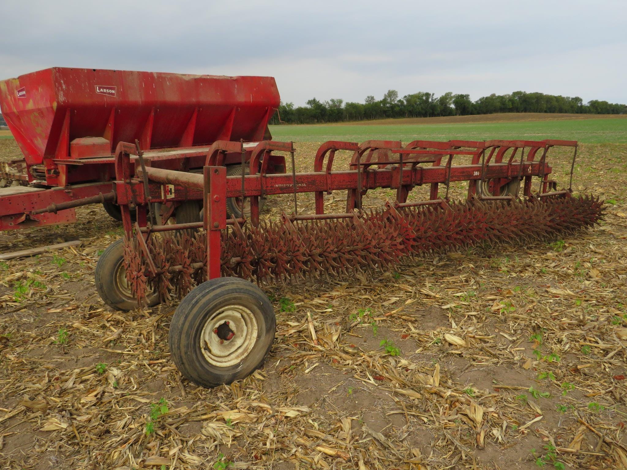 Main image International Harvester 300