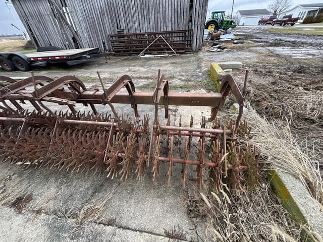 Image of International Harvester 300 equipment image 4