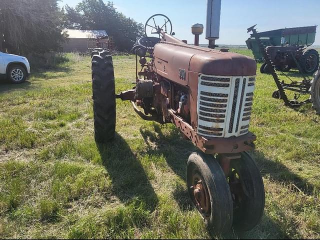 Image of Farmall 300 equipment image 4