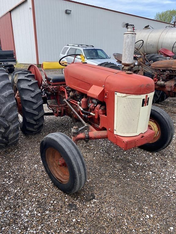 Image of International Harvester 300 equipment image 1