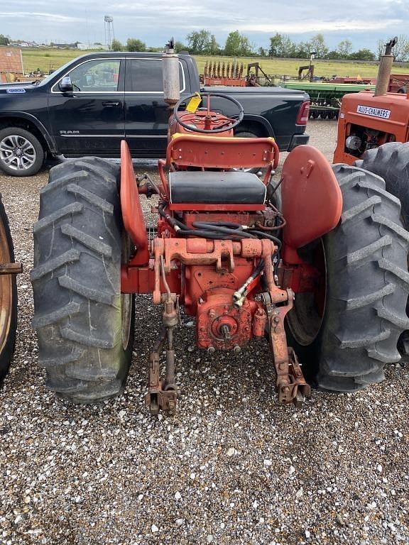 Image of International Harvester 300 equipment image 4