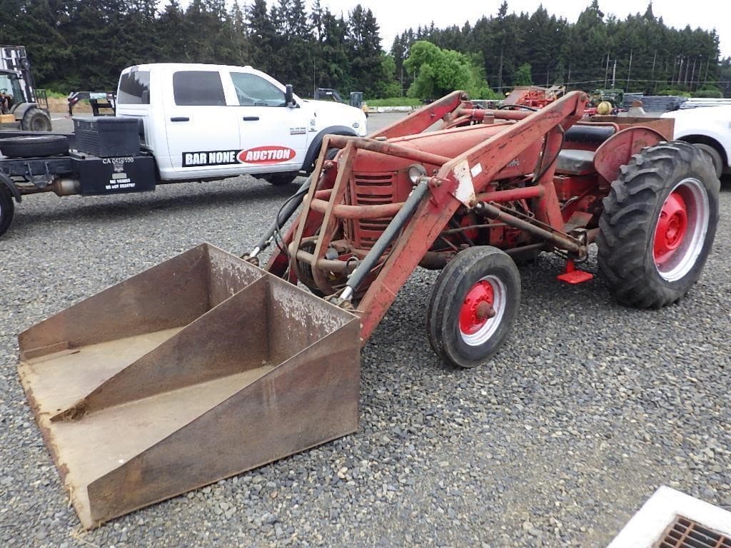 Image of International Harvester 300 Primary image