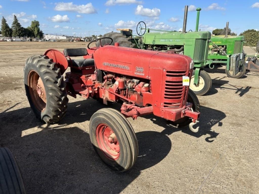 Main image International Harvester 300