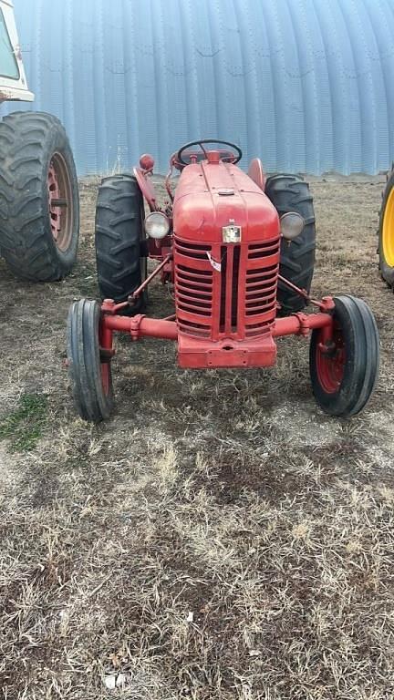 Image of International Harvester 300 equipment image 2