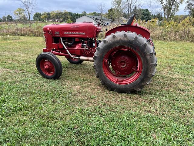 Image of International Harvester 300 equipment image 1