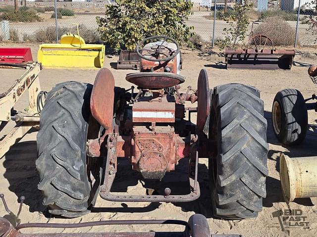 Image of International Harvester 300 equipment image 3