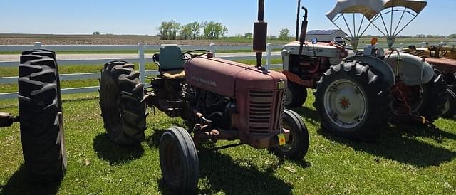 Image of International Harvester 300 equipment image 1