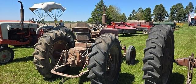 Image of International Harvester 300 equipment image 3