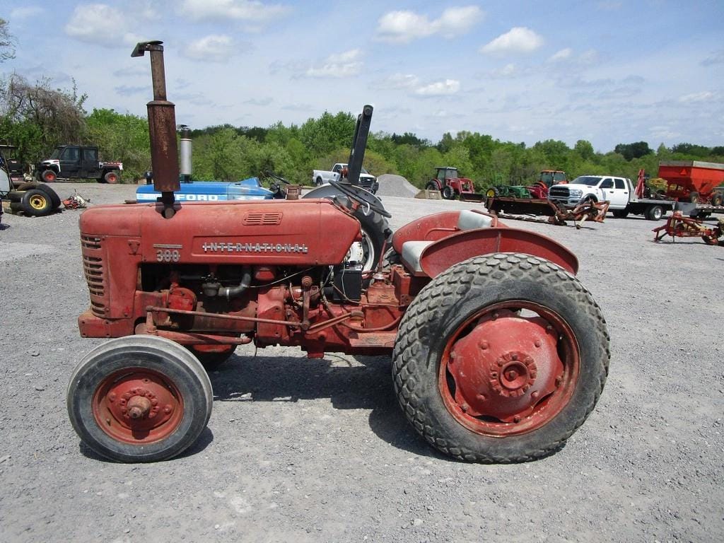 Main image International Harvester 300