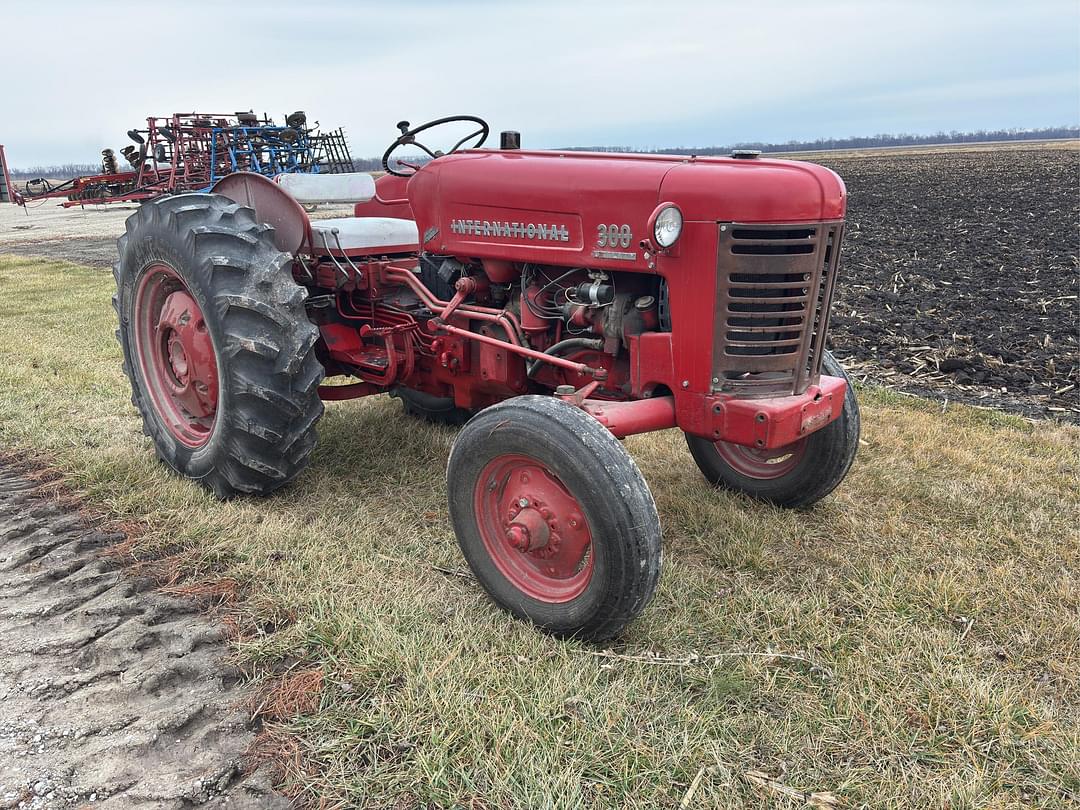 Image of International Harvester 300 Primary image