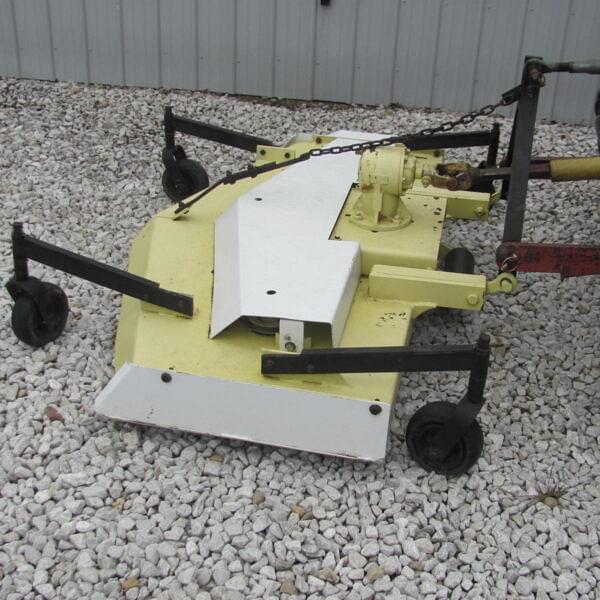 Image of International Harvester 300 equipment image 4