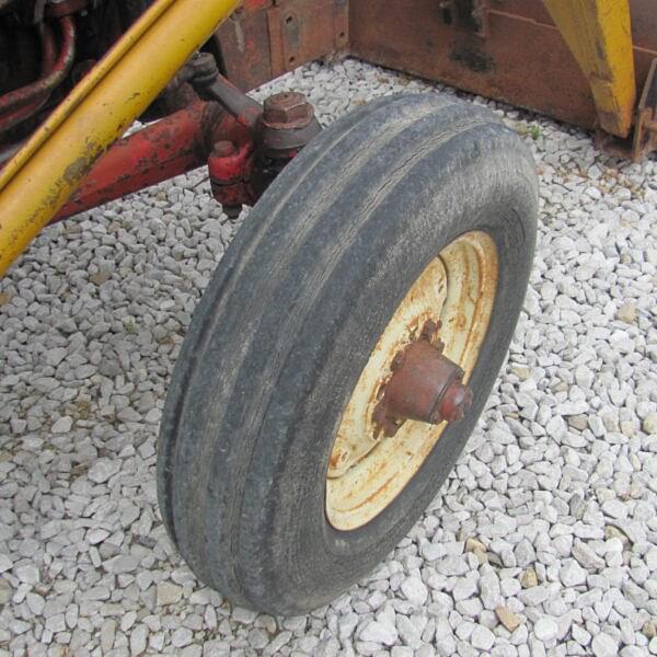 Image of International Harvester 300 equipment image 2